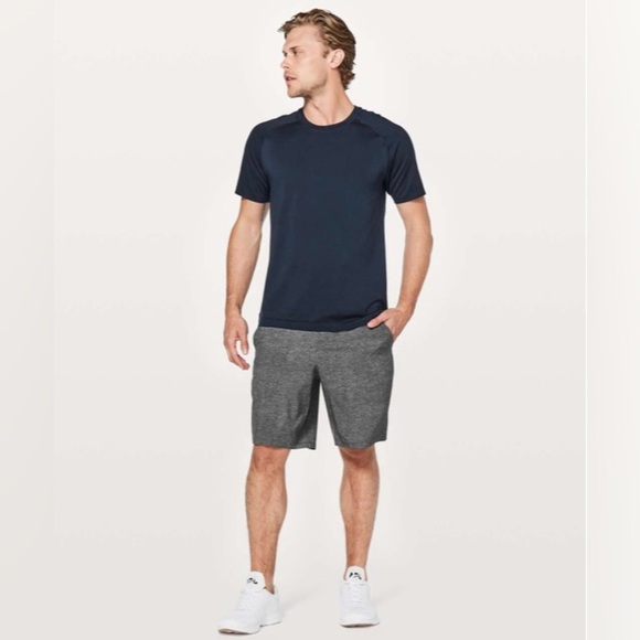 LULULEMON ATHLETICA Pace Breaker Out of Mind 9" Liner Short - Picture 1 of 7